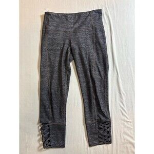Athleta Leggings Women's Mind Over Mat Criss Cross Cropped Capri ‘Black’ M